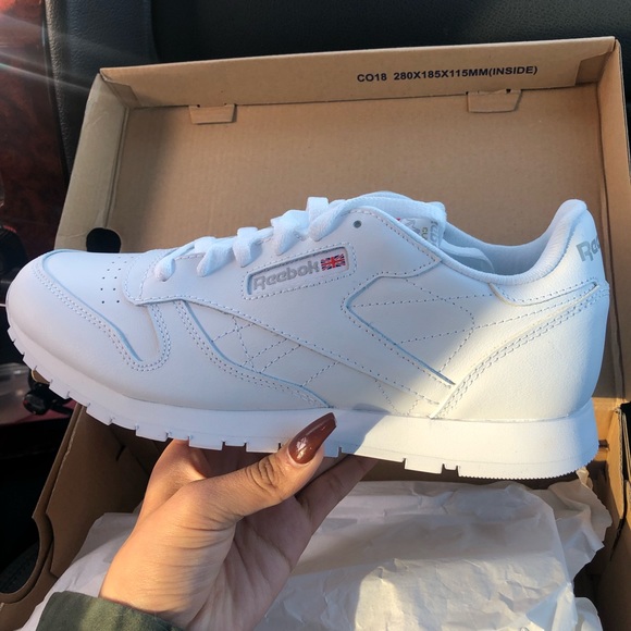 shoes - Picture 2 of 3